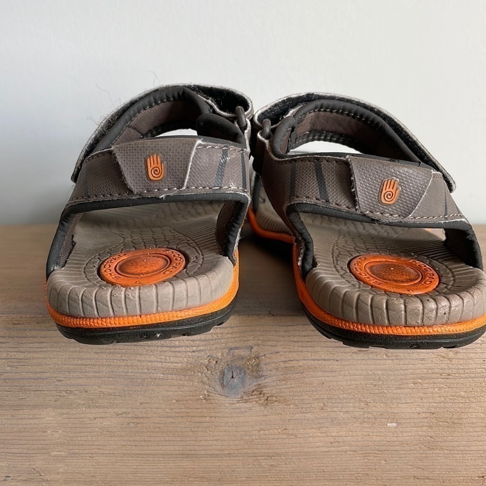 Sz13 kids Teva Toachi 2 sandals in taupe and orange. EUC - Picture 7 of 10